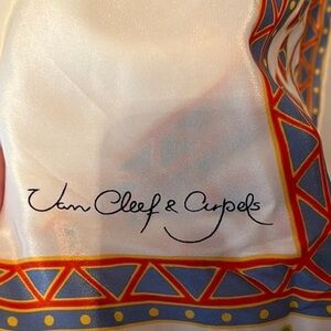 Van Cleef 💯 silk scarf vintage